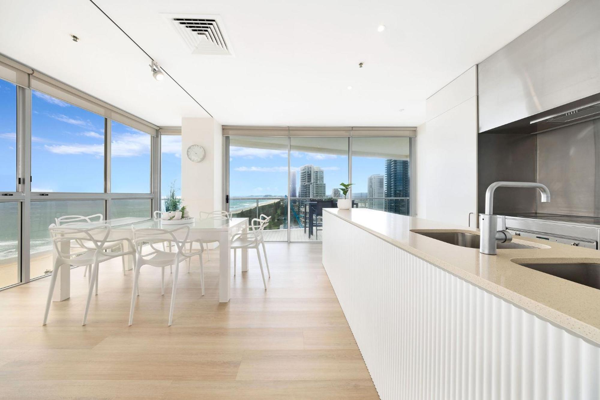 Ultiqa Air On Broadbeach โกลด์โคสต์ ภายนอก รูปภาพ